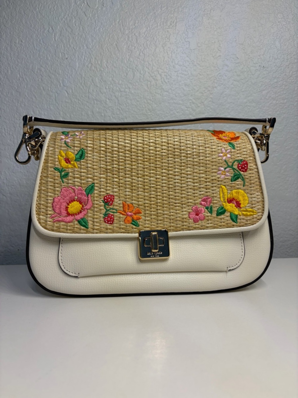 Kate Spade White Floral Embroidered Straw Flap Shoulder/Crossbody Bag - Picture 2 of 11